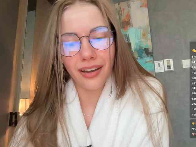 VikkiExtraCheese's chat room