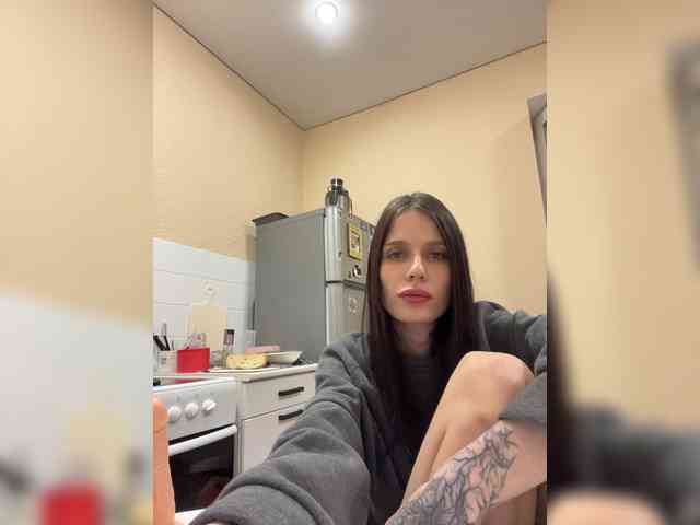 -Zoe-Love-'s chat room