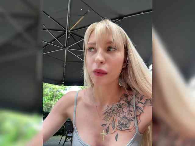 Cristi-Candy's chat room