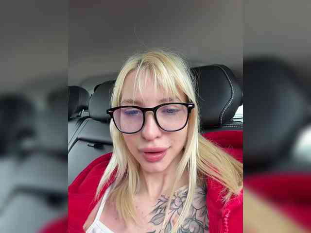 Cristi-Candy's chat room