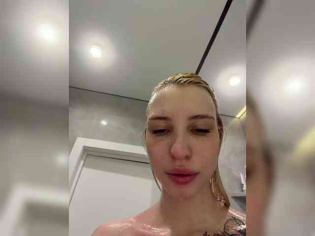 Cristi-Candy's chat room