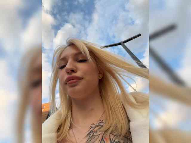 Cristi-Candy's chat room