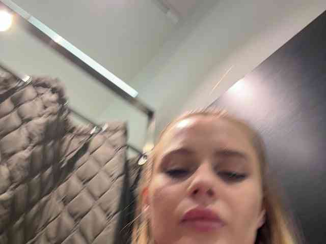 _Katrinka_'s chat room