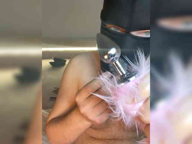 MaskedBabesVIP's chat room