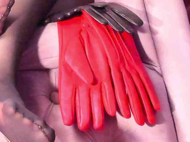 LadyLeather's chat room