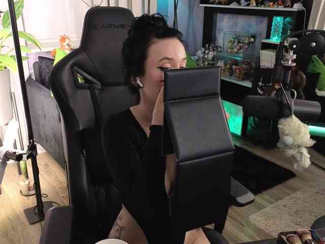 Kira_Li_Lime's chat room