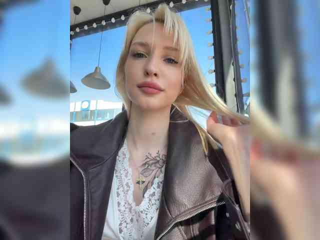 Cristi-Candy's chat room