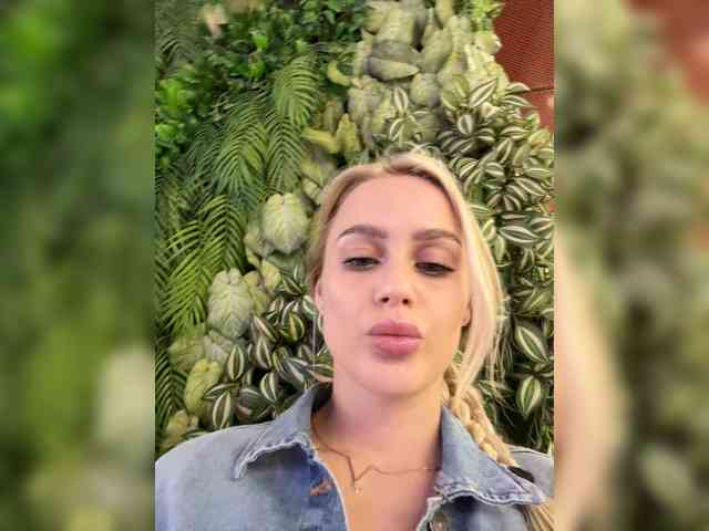 _Katrinka_'s chat room