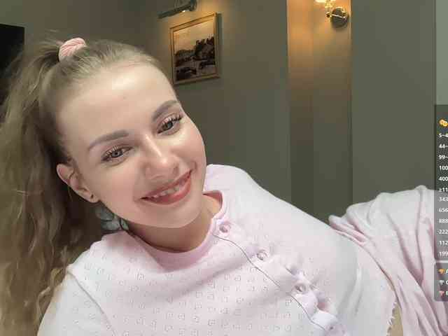 VikkiExtraCheese's chat room