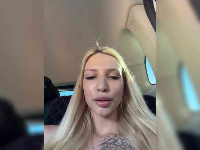 Cristi-Candy's chat room
