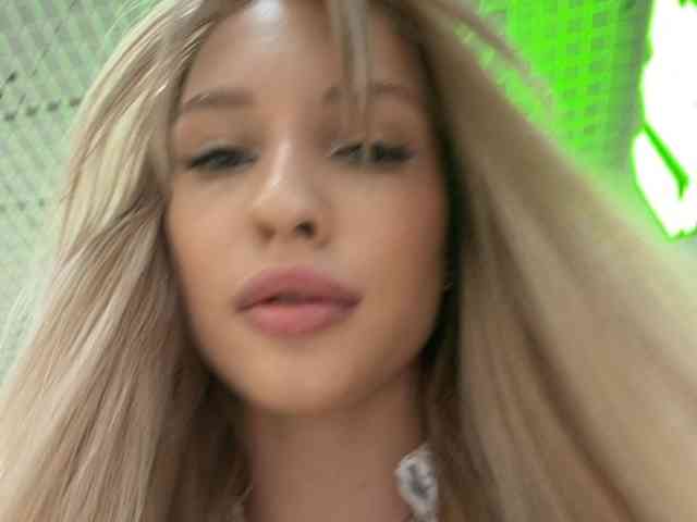 Cristi-Candy's chat room