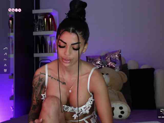 AngelaMyst's chat room