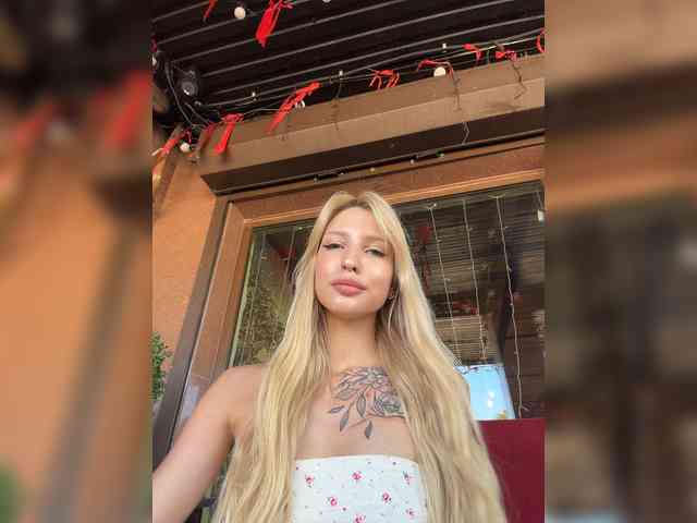 Cristi-Candy's chat room