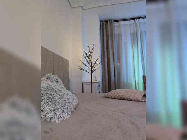 -LanaRay-'s chat room