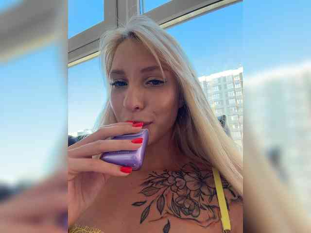 Cristi-Candy's chat room