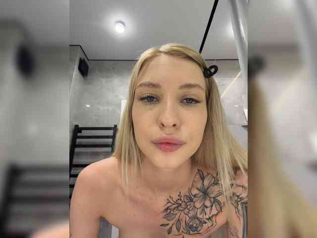 Cristi-Candy's chat room