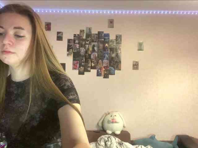 EvalynDetrick's chat room