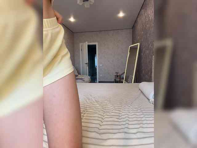 SweetyUAngel's chat room
