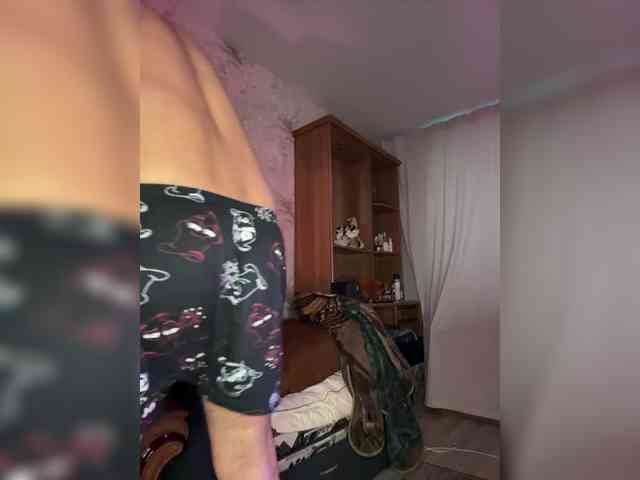 VIP17CoupleDream's chat room