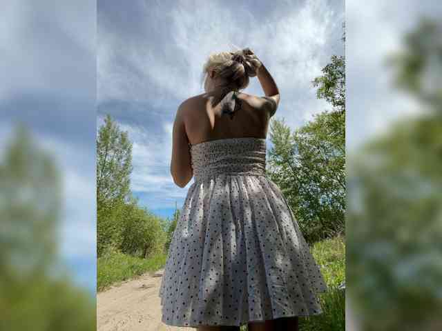 -Lovensesgirl-'s chat room