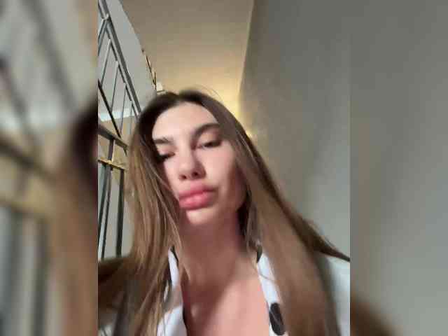 -EmilyBaby-'s chat room