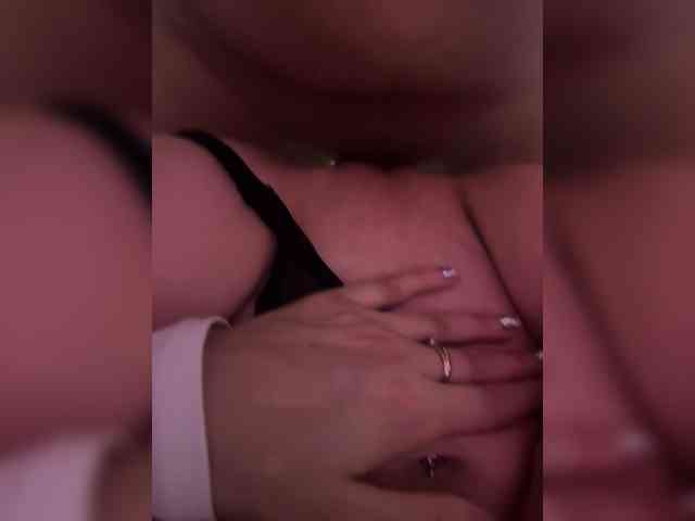 VIP17CoupleDream's chat room