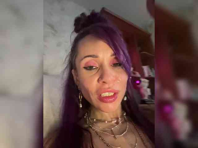 VIP17CoupleDream's chat room