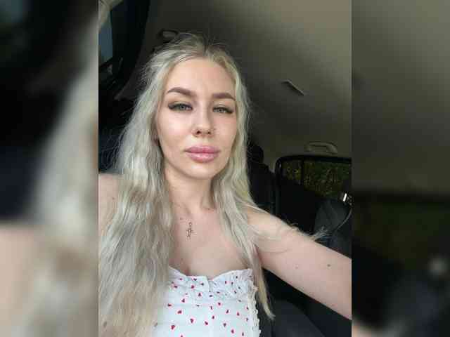 -Lovensesgirl-'s chat room
