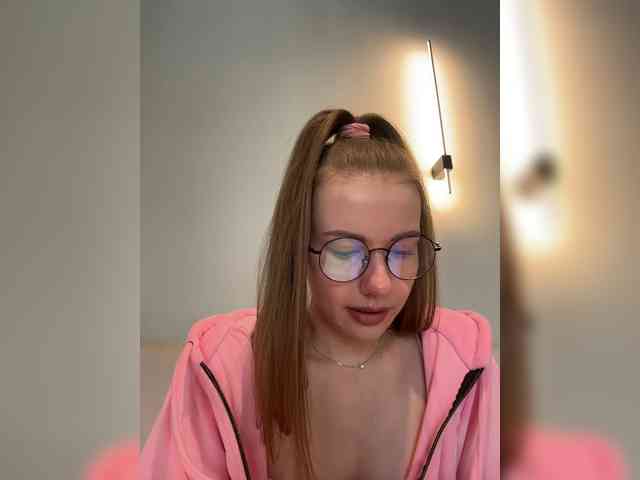 VikkiExtraCheese's chat room