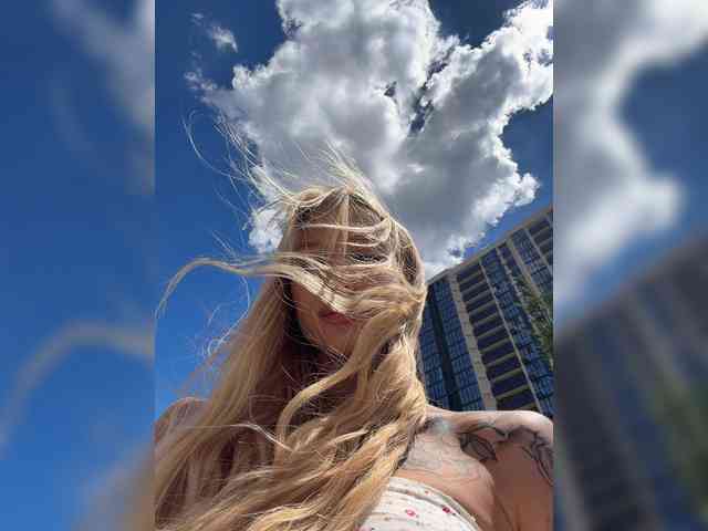 Cristi-Candy's chat room