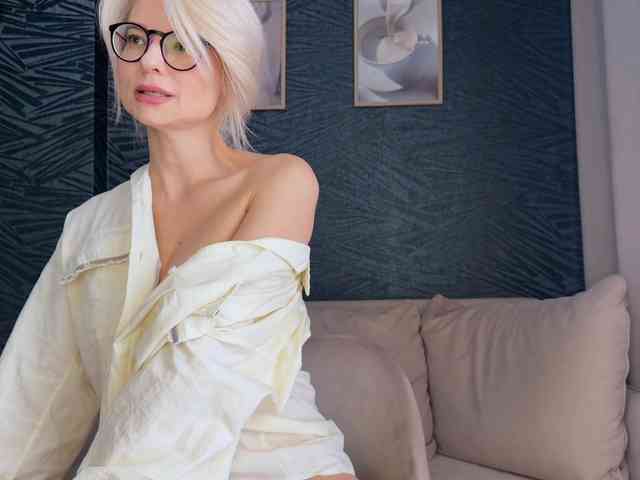 -Molly-'s chat room