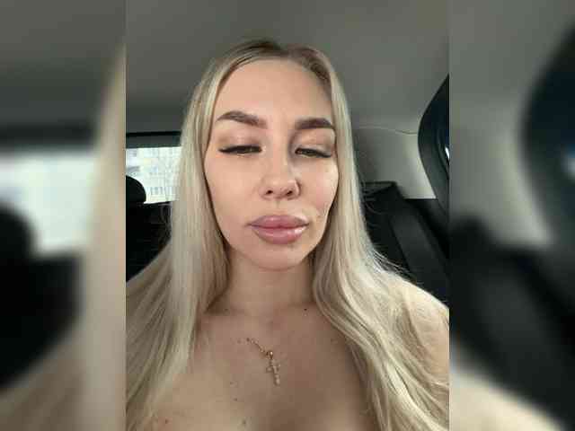 -Lovensesgirl-'s chat room