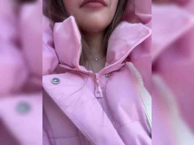 VikkiExtraCheese's chat room