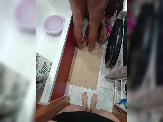 SexyCouple69's chat room