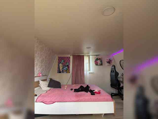 -MaybeBaby-'s chat room