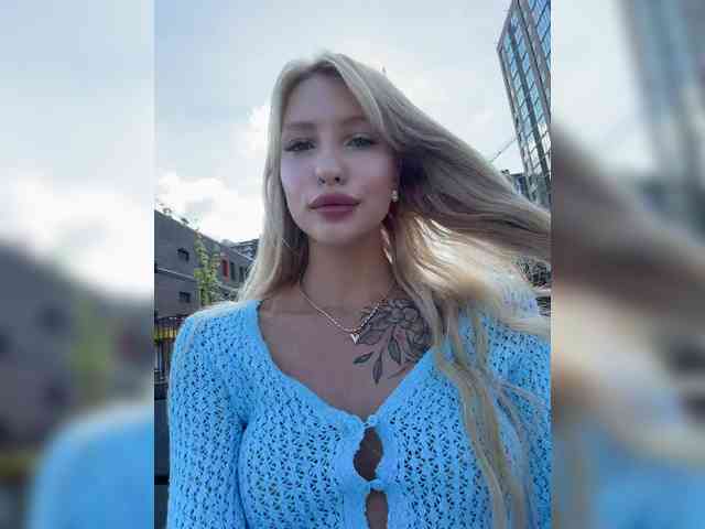 Cristi-Candy's chat room