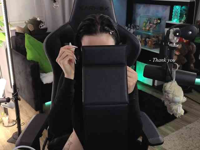 Kira_Li_Lime's chat room