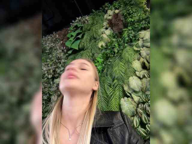 _Katrinka_'s chat room