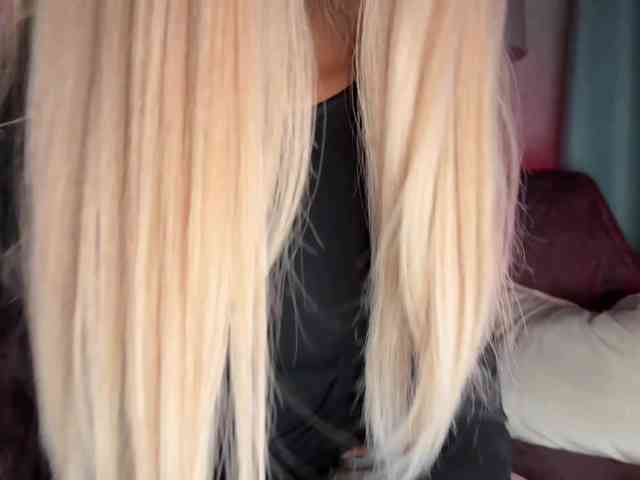 PinkFoxya's chat room