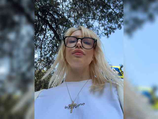 Cristi-Candy's chat room