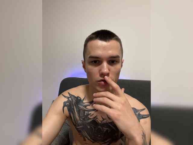 AAOneLove's chat room