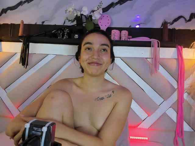 Ashley-7777's chat room