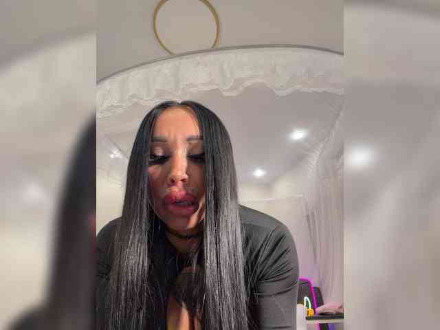 Cristalkate's chat room