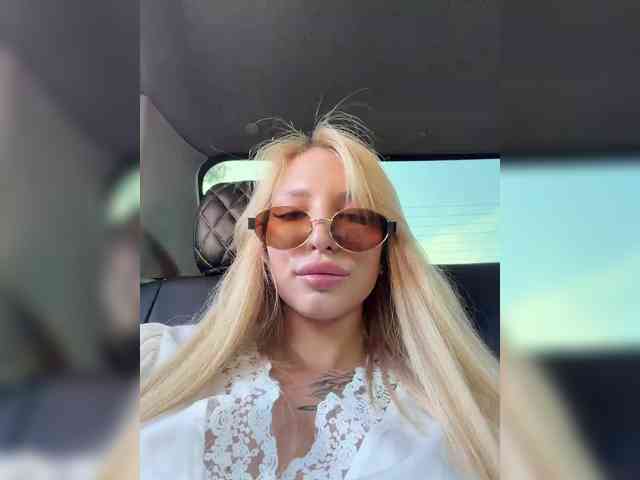 Cristi-Candy's chat room