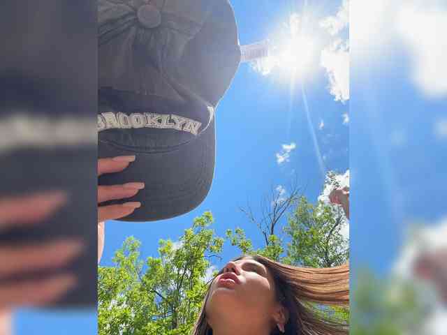 -EmilyBaby-'s chat room