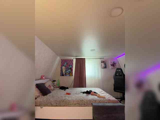 -MaybeBaby-'s chat room