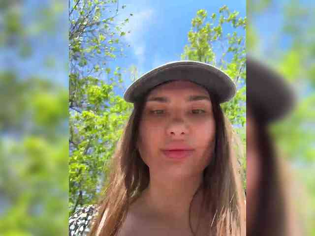-EmilyBaby-'s chat room