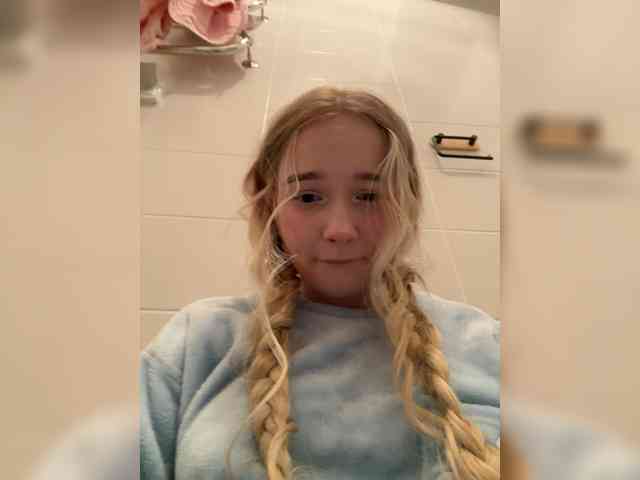 MimiMila's chat room