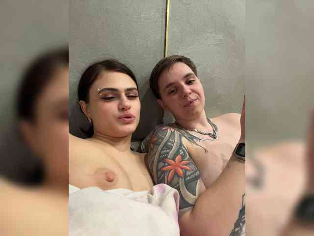 Kris-and-Vanessa's chat room
