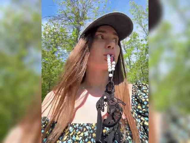 -EmilyBaby-'s chat room